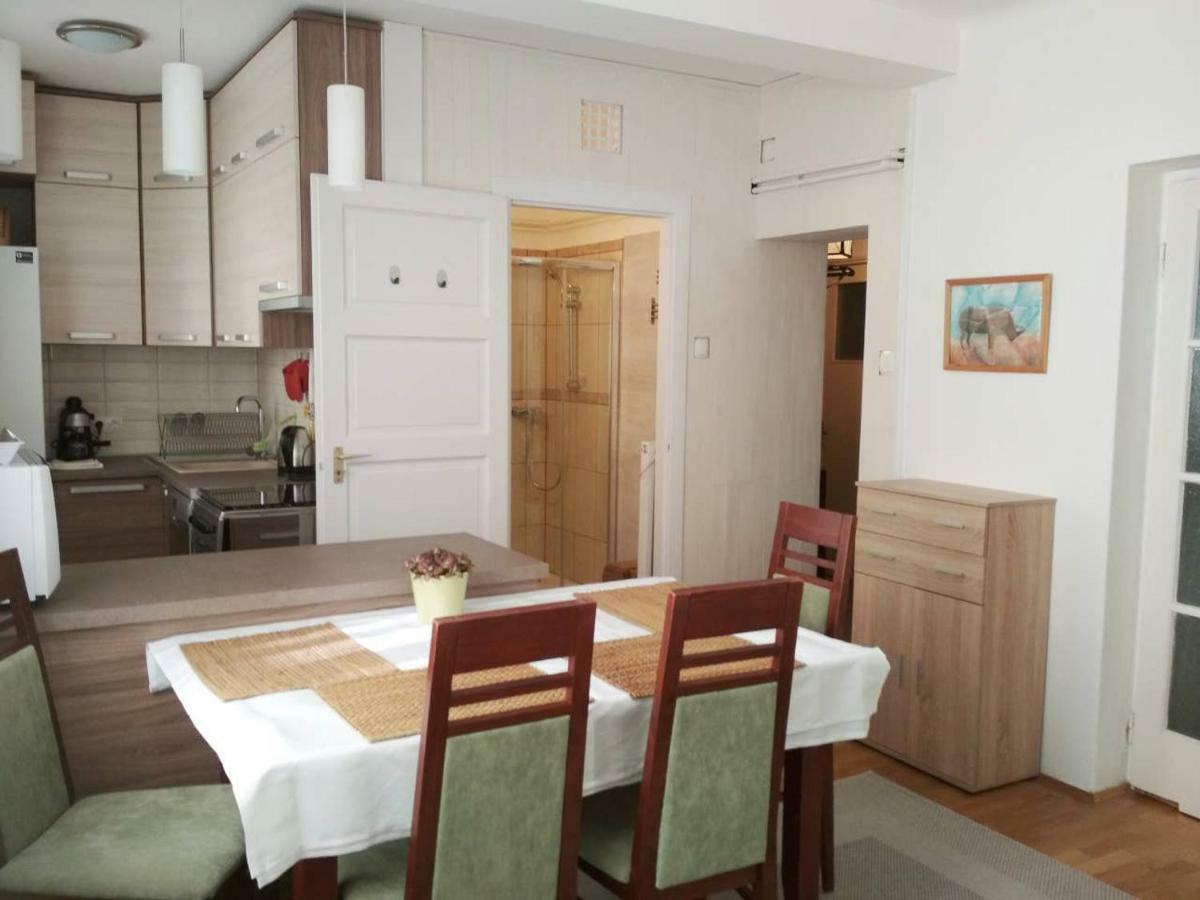 Zsuzsa Apartman Будапеща Екстериор снимка